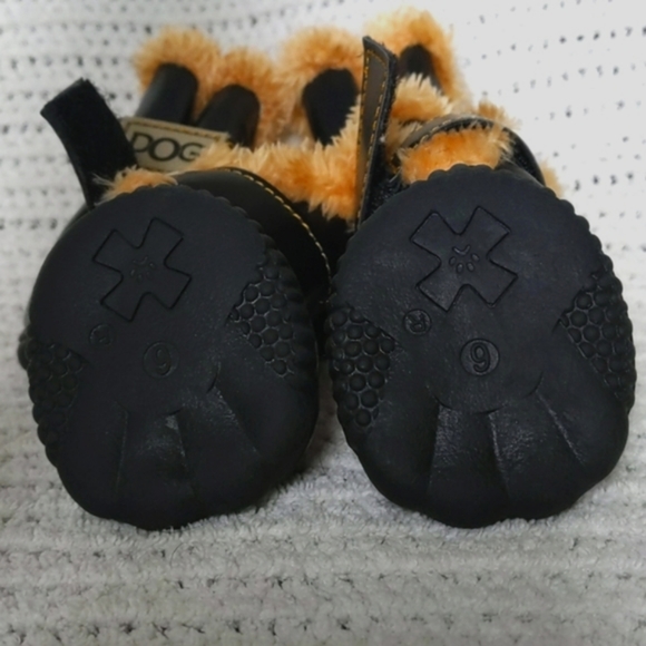 NWOT Ugg Inspired Fashion Waterproof Dog Booties - Picture 3 of 6